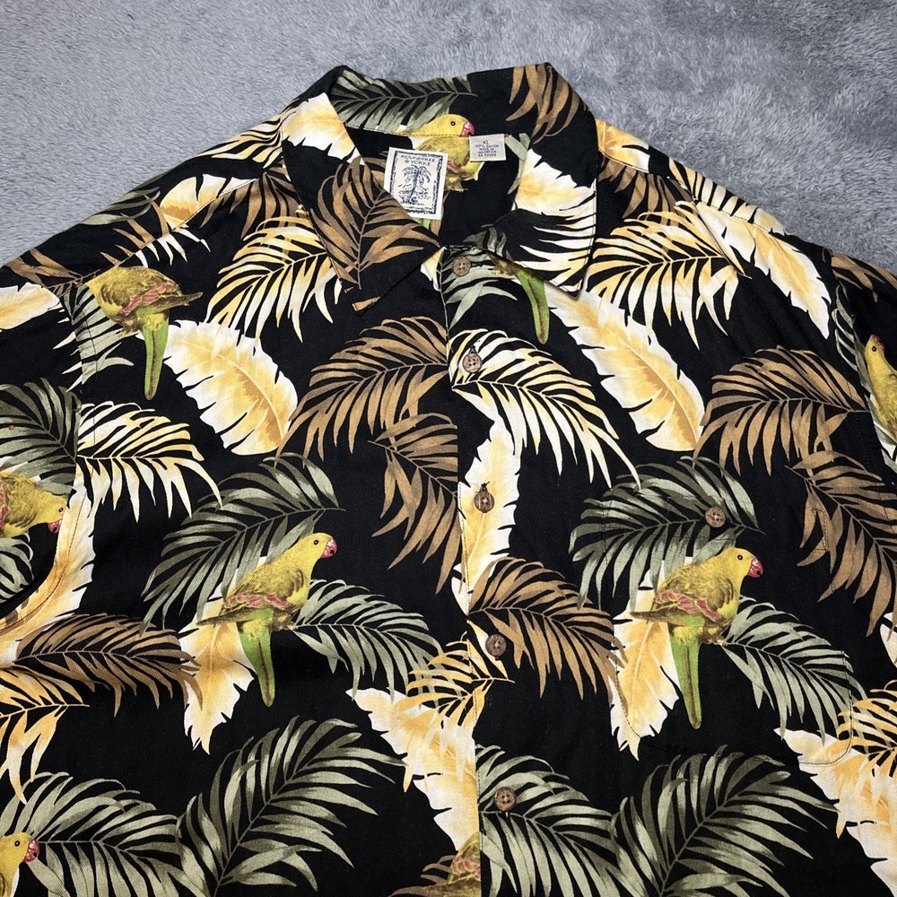 Vintage Roundtree And Yorke Men's Hawaiian Shirt Parrots SZ XL 100% RAYON